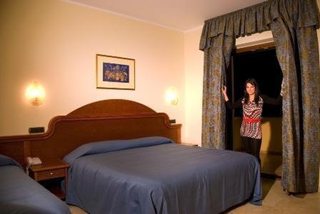 Hotel Duca Di Calabria Serra San Bruno Δωμάτιο φωτογραφία